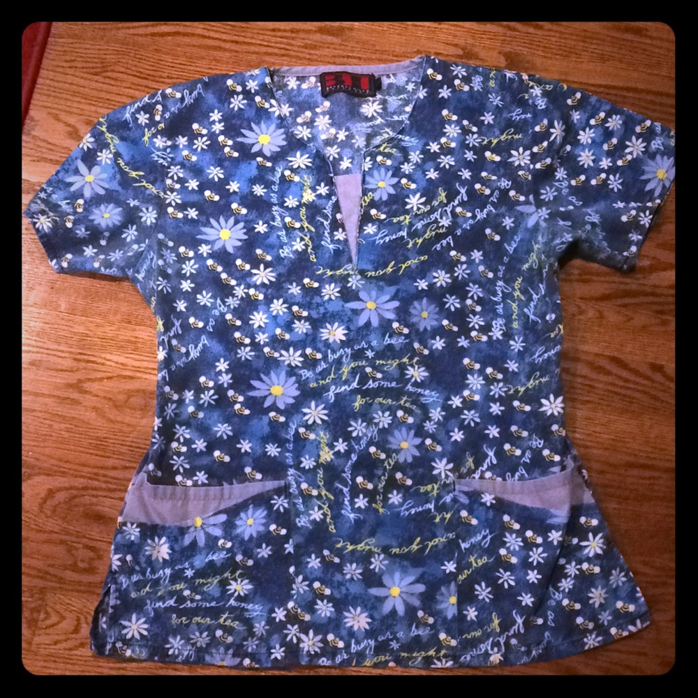 Small scrub top/ all scrubs $10$ bundled